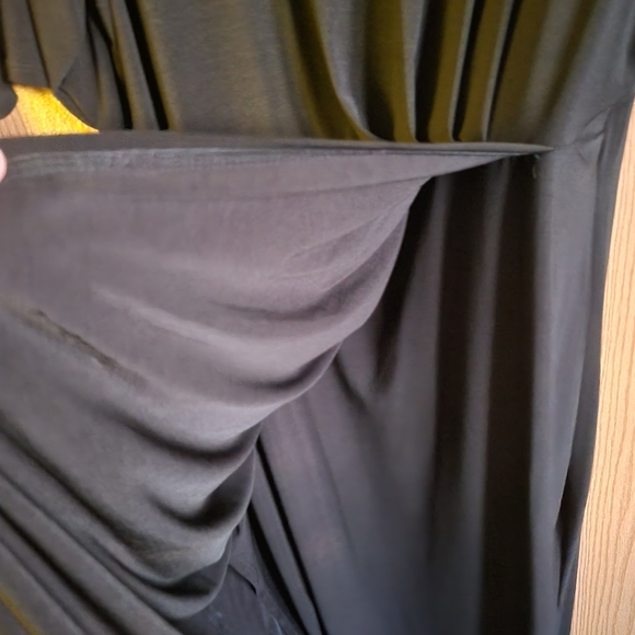 Midi length faux wrap black dress - Picture 4 of 4